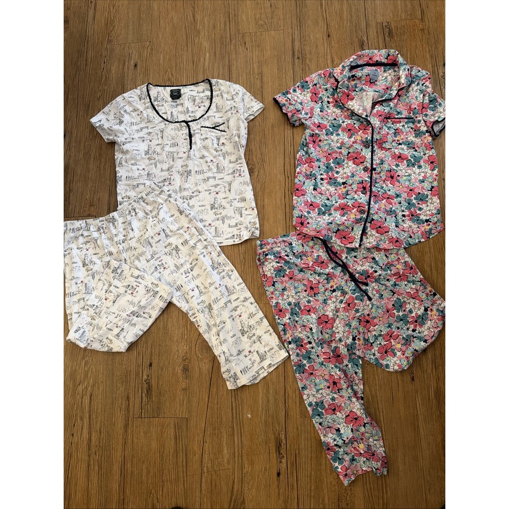 2 Pair Of Women's Sleepwear Sets Crop Pants And Top Lightweight Size S & XS